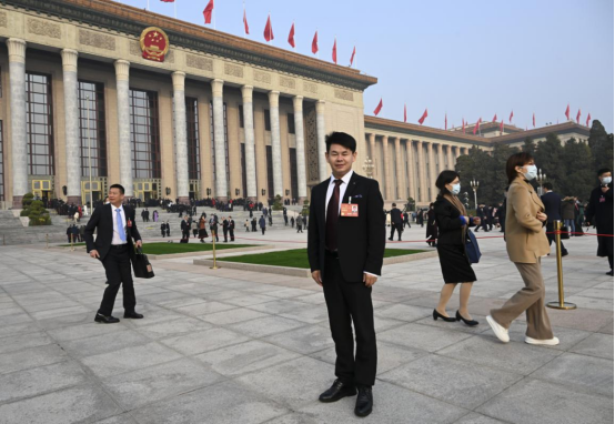 【两会速递】加强高技能人才队伍建设，推进质量强国战略实施